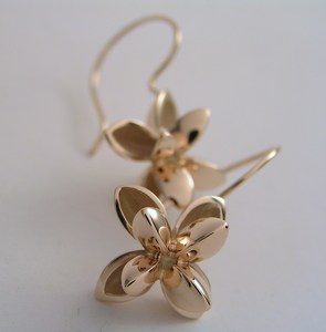 Four-pod rose gold hook earrings